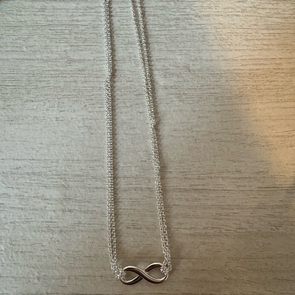 Tiffany Infinity necklace in sterling silver. Endlessly looped double chains. - Picture 2 of 6